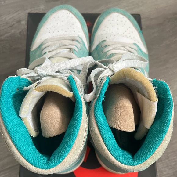 Air Jordan 1 Retro High OG GS 'Turbo Green' – Size US 7 Y (US 8.5 W) - Picture 3 of 6